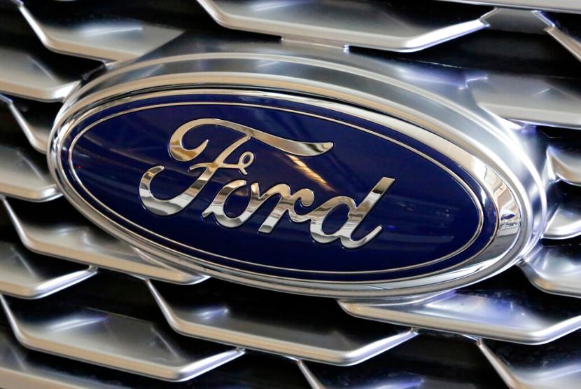 Logo Ford. Raksasa mobil AS, Ford, akan berhenti memproduksi mobil di India.