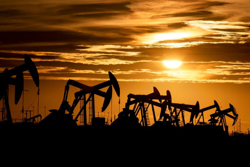 Kilang minyak di Midland, Texas, Amerika Serikat. Pasar minyak bisa kehilangan tiga juta barel per hari (bph) minyak mentah dan produk olahan Rusia mulai April, Badan Energi Internasional (IEA) mengatakan pada Rabu (16/3/2022). 