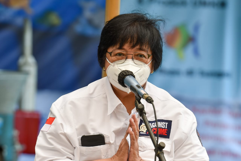 Menteri Lingkungan Hidup dan Kehutanan (LHK), Siti Nurbaya, bersama dengan masyarakat dan komunitas Gerakan Ciliwung Bersih (GCB), memperingati Hari Air Sedunia tahun 2021 di Jakarta pada 27 Maret.