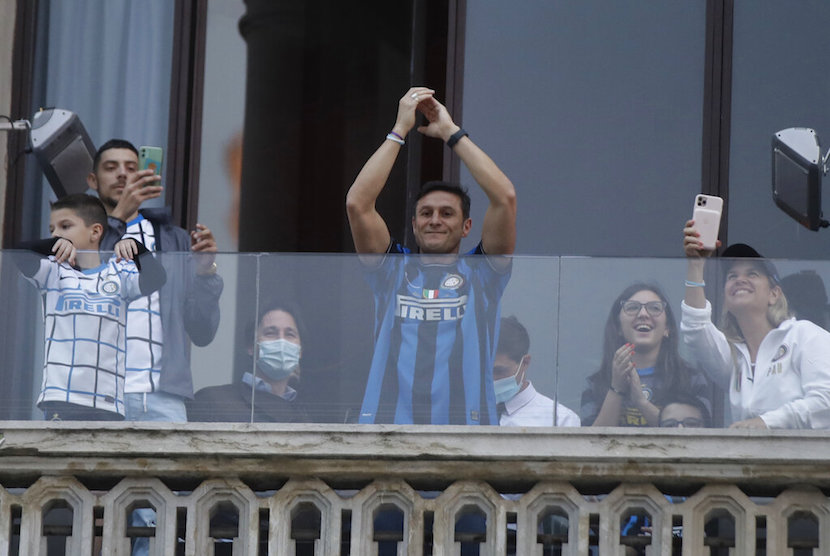Inter Milan vice-president Javier Zanetti celebrates after Inter Milan won its first Serie A title in more than a decade after second-placed Atalanta drew 1-1 at Sassuolo, in Milan, Italy, Sunday, May 2, 2021. Atalanta needed to win to avoid Inter mathematically clinching the title with four matches remaining. It was Inter