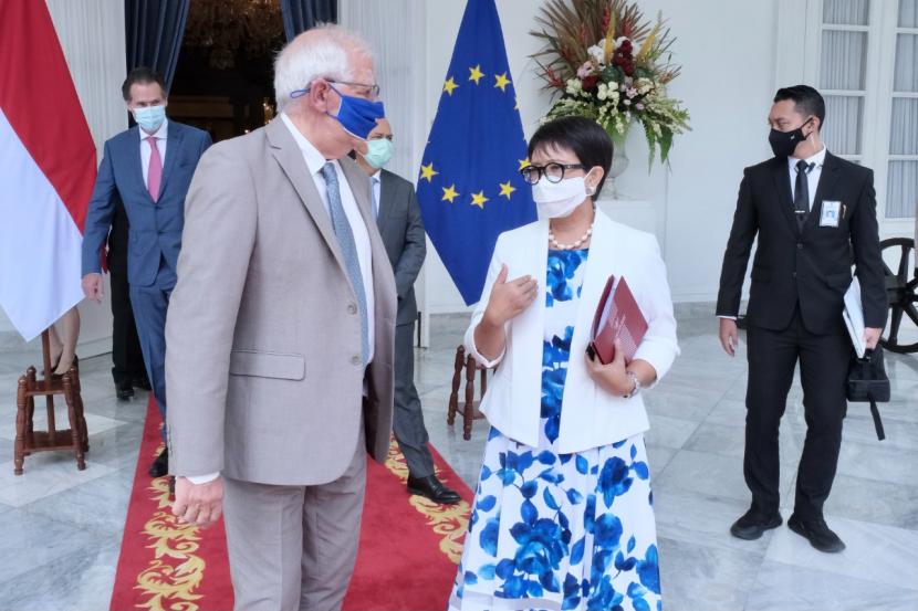 Menteri Luar Negeri (Menlu) RI Retno Marsudi usai pertemuan bilateral dengan High Representative of the Union for Foreign Affairs and Security Policy Uni Eropa Josep Borrell Fontelles di Jakarta, Rabu (2/6) 