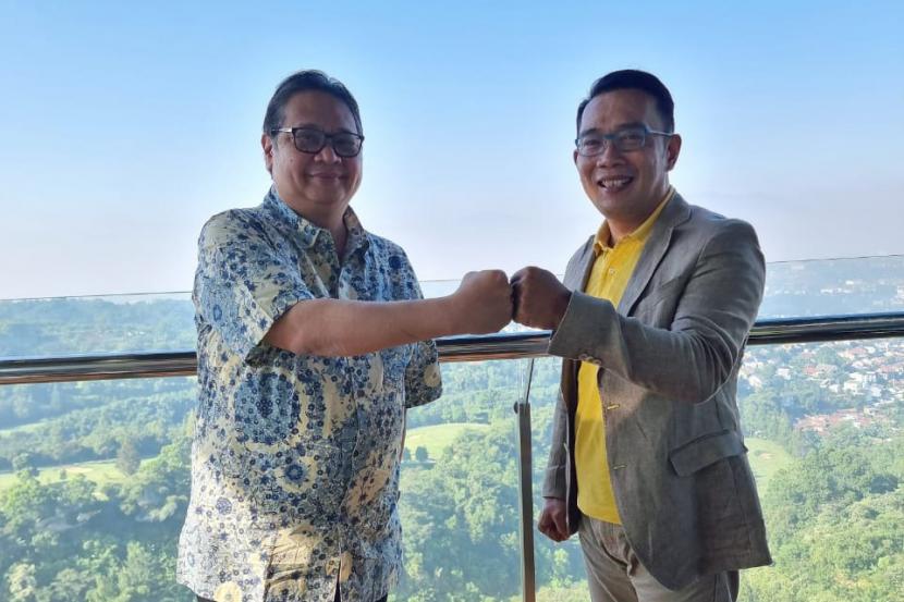 Gubernur Jabar Ridwan Kamil bertemu dengan Ketua Umum Partai Golkar Airlangga Hartarto di Hotel Intercontinental, Bandung, Sabtu (5/6).