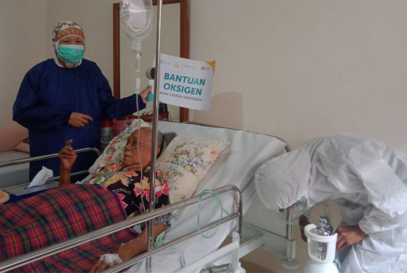 Rumah Zakat gencarkan bantuan layanan tabung oksigen bagi pasien Covid-19.