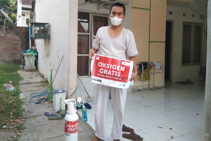 Rumah Zakat Yogyakarta bersama Link Aja menyalurkan bantuan Program Layanan Pinjaman Tabung Oksigen gratis bagi pasien terpapar Covid-19, Senin (23/8).