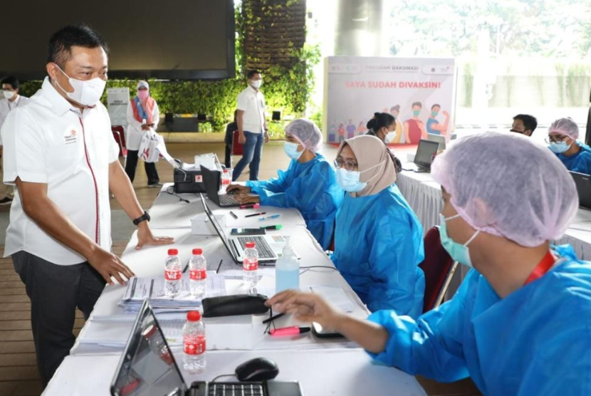  Pelaksanaan program vaksinasi Covid-19 oleh TelkomGroup telah menjangkau hampir seluruh karyawan perusahaan di seluruh daerah. 