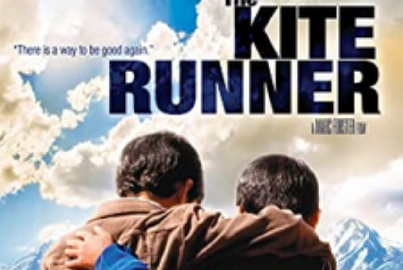 Poster film The Kite Runner yang tayang pada 2007. Menceritakan tentang persahabatan anak Afghanistan, The Kite Runner syuting di Xinjiang, China.