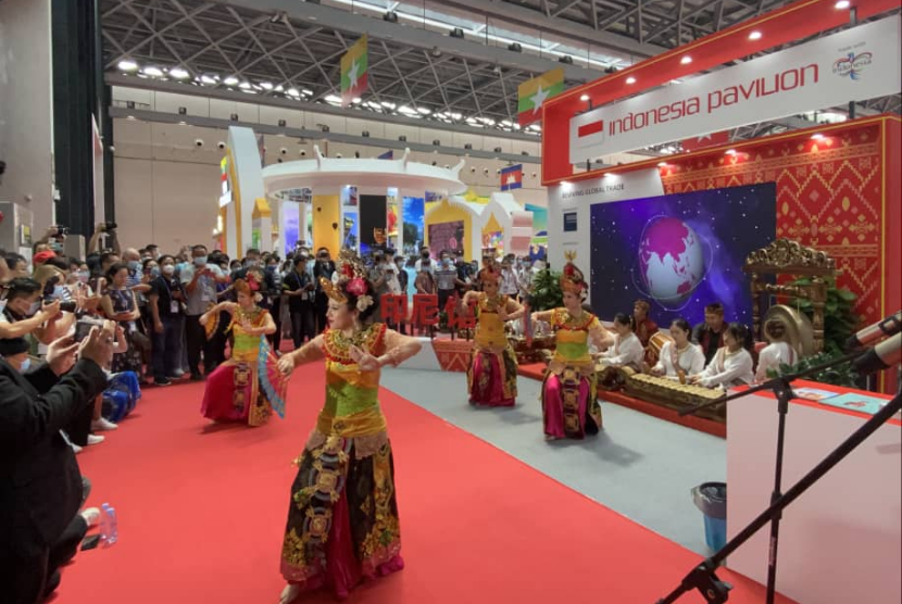 Paviliun Indonesia dibuka dalam China-ASEAN Expo (CAEXPO) ke-18 di Kota Nanning, China, Jumat (10/9).