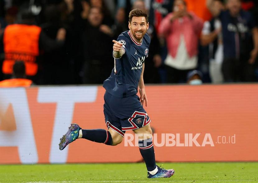  Pemain PSG Lionel Messi merayakan keunggulan 2-0 dalam pertandingan sepak bola grup A Liga Champions UEFA antara PSG dan Manchester City di stadion Parc des Princes di Paris, Prancis,Rabu (29/9) di hari WIB.