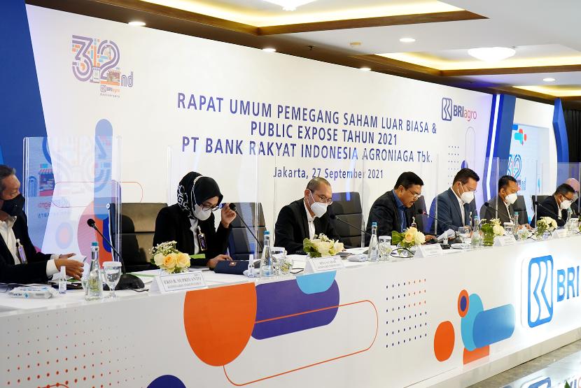 PT Bank Rakyat Indonesia Agroniaga Tbk menggelar rapat umum pemegang saham luar biasa (RUPSLB), Senin (27/9). RUPSLB sepakat mengubah nama perseroan menjadi PT Bank Raya Indonesia Tbk.