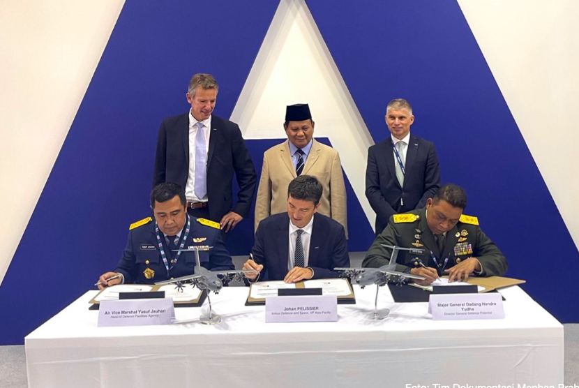 Kementerian Pertahanan RI telah menandatangani Letter of Intent (LoI) untuk pemesanan dua pesawat Airbus A400M untuk TNI Angkatan Udara dalam konfigurasi multirole tanker dan transport.