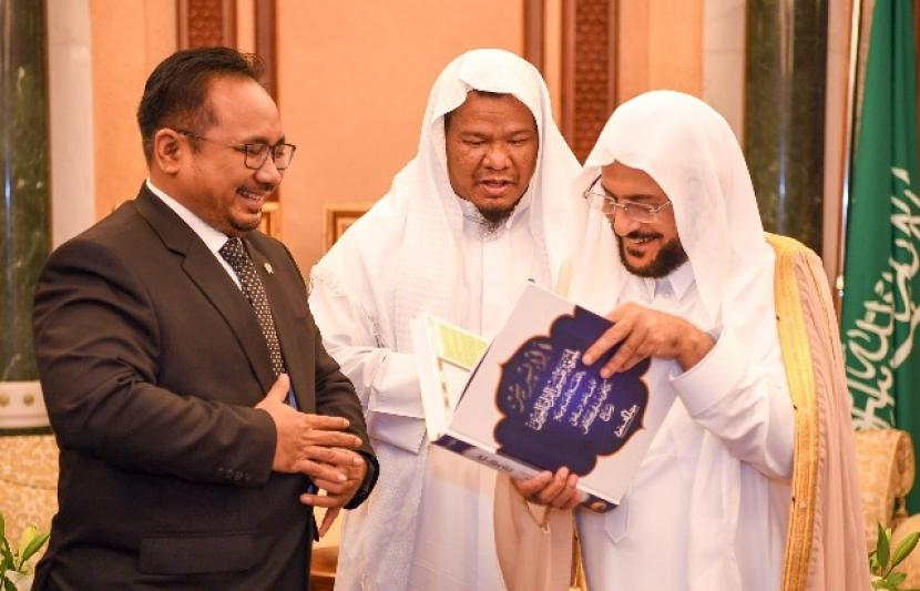 Menteri Agama Yaqut Cholil Qaumas bertemu dengan Menteri Urusan Islam, Dakwah, dan Penyuluhan Arab Saudi Syekh Abdullatif bin Abdulaziz.