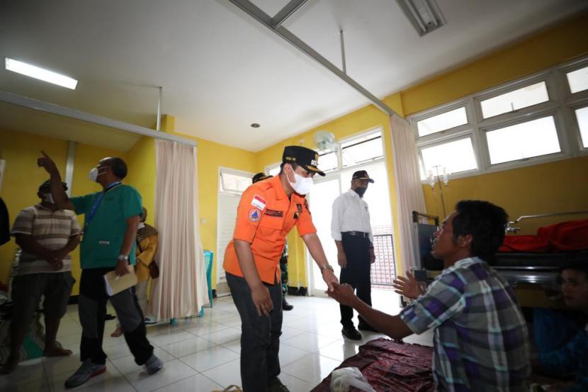 Kepala Badan Nasional Penanggulangan Bencana (BNPB) Letjen TNI Suharyanto sebut masih ada sekitar 10 ribu pengungsi erupsi Semeru yang tersebar di sejumlah titik. (foto: ilustrasi)