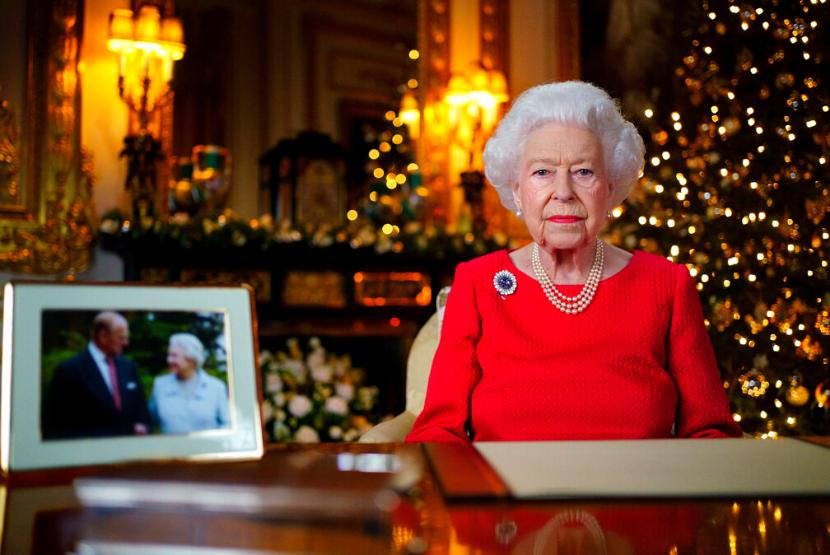 Ratu Inggris Elizabeth II sempat menginap di rumah sakit untuk menjalani tes kesehatan pada Rabu (20/10/2021). Di usia 95 tahun, Ratu Elizabeth menjaga rutinitasnya dengan pola makan sehat dan olahraga teratur. 