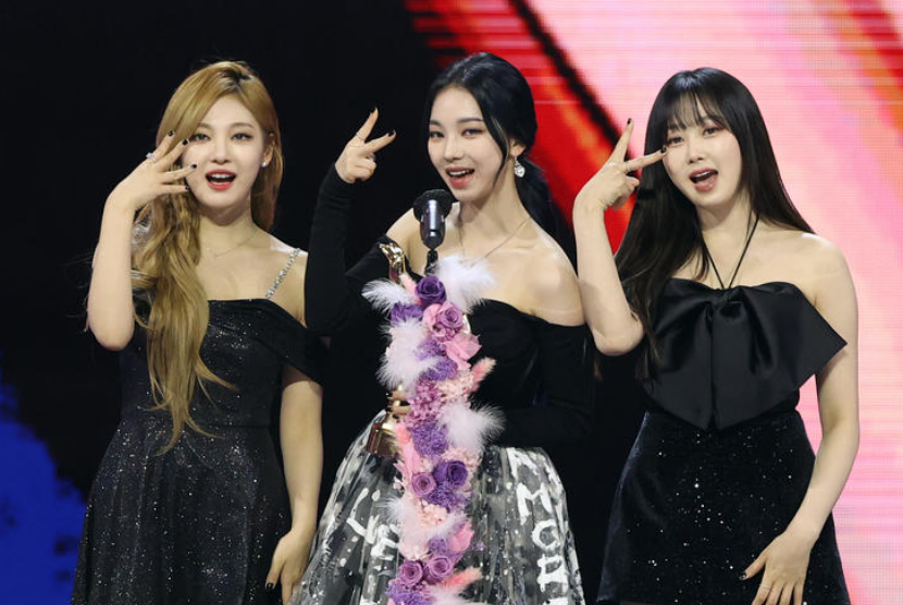 Grup K-pop Aespa meraih penghargaan Golden Disc ke-36 sebagai Artist of the Year dan Rookie Artist of the Year.