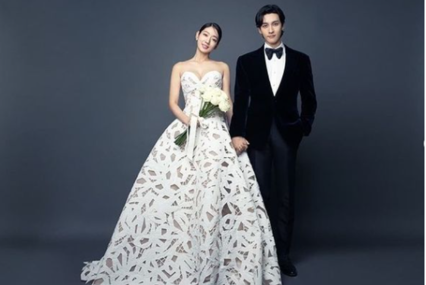 Aktris Korea Selatan Park Shin-hye menikah dengan aktor Choi Tae-joon di Seoul pada Jumat (22/1/2022).