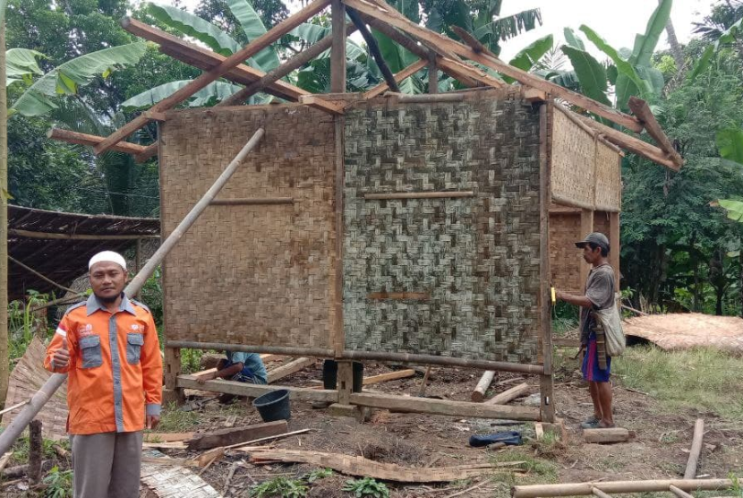 Rumah Zakat akhirnya menginisiasi pendidikan PAUD di Desa Cikadongdong, Kabupaten Pandeglang.