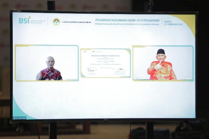 Penandatanganan MoU antara Lembaga Dakwah Islam Indonesia dan BSI. Ekonomi syariah menjadi penguat dalam pemulihan ekonomi di Indonesia  