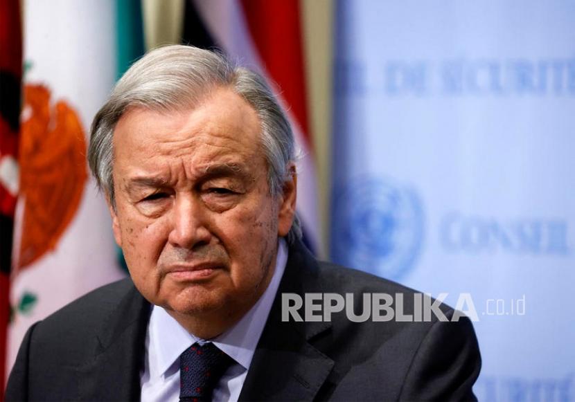  Sekretaris Jenderal Perserikatan Bangsa-Bangsa António Guterres menerima pertanyaan dari wartawan tentang situasi di perbatasan Ukraina-Rusia, di markas besar Perserikatan Bangsa-Bangsa di New York, New York, AS, 22 Februari 2022. 
