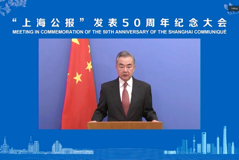 Menteri Luar Negeri China Wang Yi menyampaikan pidato dalam forum yang menandai peringatan 50 tahun Komunike Shanghai yang menandai normalisasi hubungan AS-China, Senin (28/2/2022).