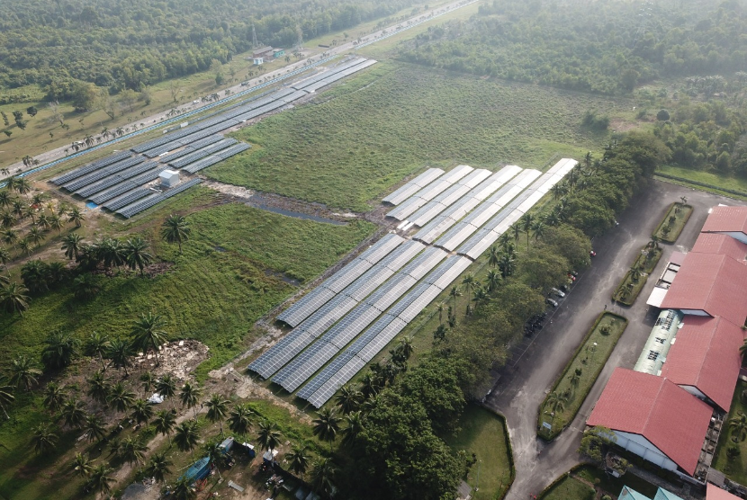  Pertamina New & Renewable Energy (Pertamina NRE) dan PT Kilang Pertamina Internasional (KPI) melakukan penandatanganan Perjanjian Kerja sama terkait pemanfaatan PLTS di kilang-kilang seluruh Indonesia. (ilustrasi).