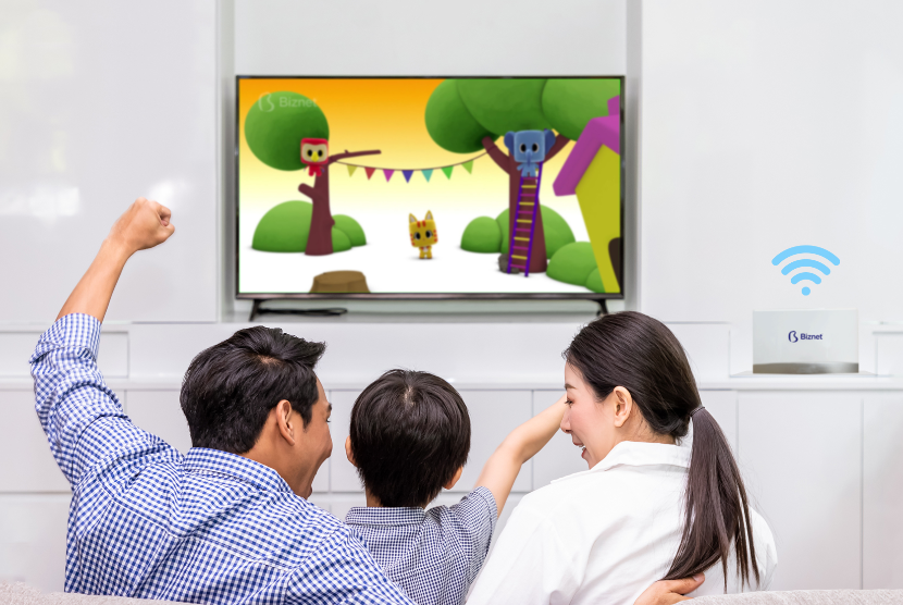 Menonton film merupakan salah satu kegiatan yang menyenangkan untuk menghabiskan waktu luang bersama keluarga.