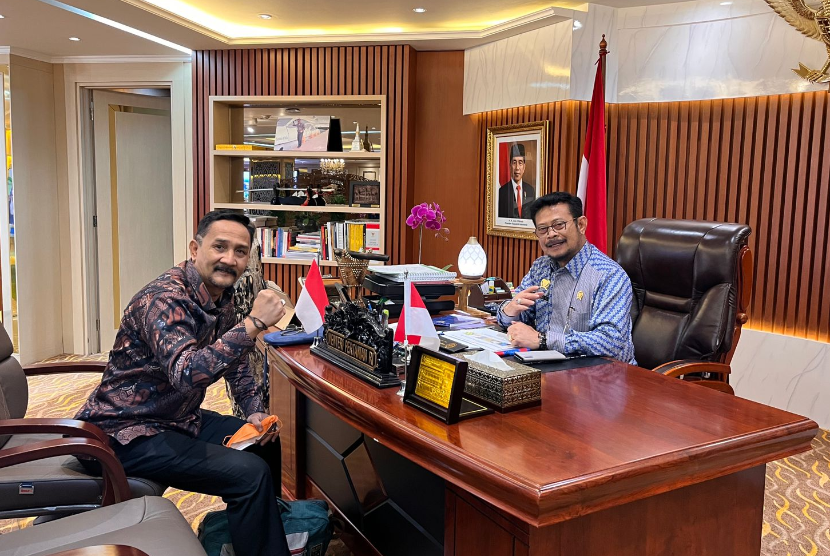 Kadis Tanaman Pangan dan Holtikultura (TPH) Kalsel, Syamsir Rahman, saat bertemu dengan Mentan RI Syahrul Yasin Limpo, di Kantor Kementerian Pertanian, Jakarta, Selasa (12/4/2022).