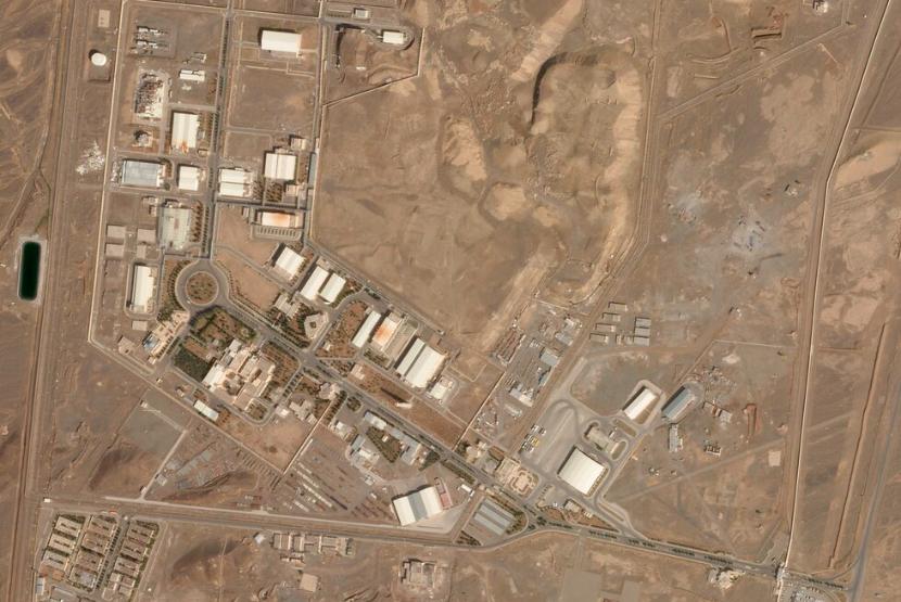 Dalam foto satelit ini dari Planet Labs PBC, situs nuklir Natanz Iran terlihat pada 14 Maret 2022. 