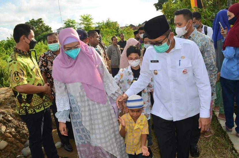 Sejak awal memimpin Kota Padang, Wali Kota Padang, Hendri Septa telah memasang tekad yang kuat untuk semakin memajukan Kota Padang dan mensejahterakan kehidupan masyarakat yang ia pimpin.