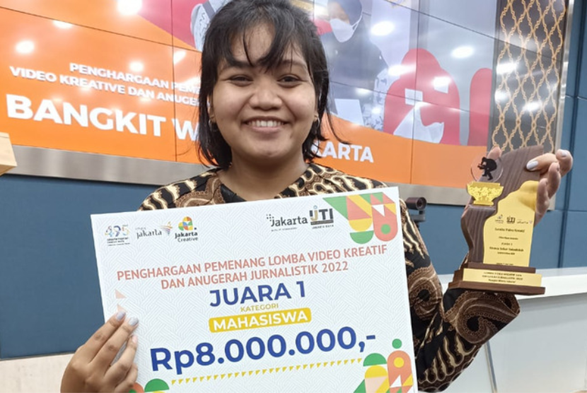 Bianca Sekar Salsabilah, mahasiswa Universitas BSI (Bina Sarana Informatika) berhasil meraih Juara 1 Pengharagaan Pemenang Lomba Video Kreatif dan Anugerah Jurnalistik 2022. 