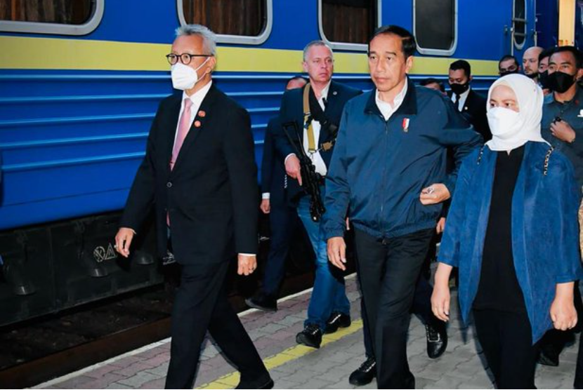 Presiden Joko Widodo dan rombongan menggunakan Kereta Luar Biasa yang disiapkan oleh pemerintah Ukraina, menuju Kyiv untuk melakukan pertemuan dengan Presiden Volodymyr Zelenskyy, Selasa (28/6/2022).