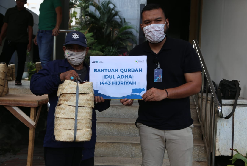 Pupuk Indonesia Grup menyumbangkan 348 hewan kurban pada Hari Raya Idul Adha 1443 Hijriyah di Jakarta, Ahad (10/7/2022).
