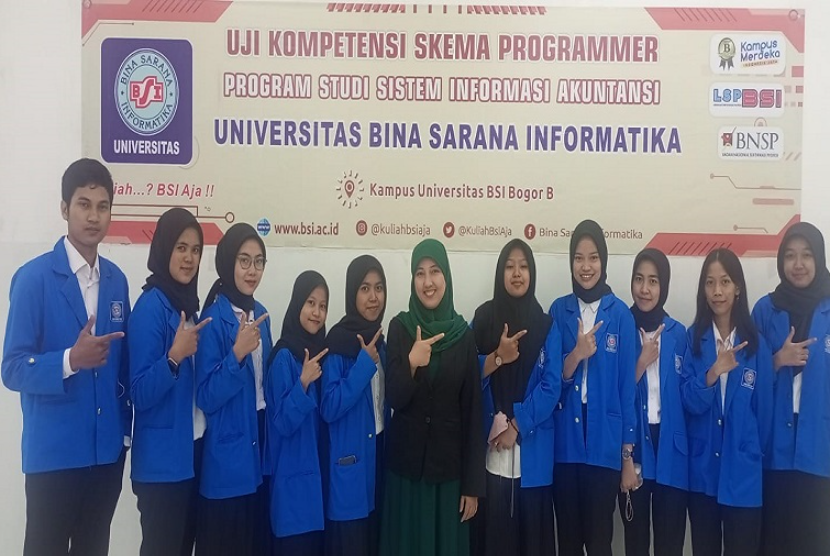 Sistem Informasi Akuntansi Universitas BSI (Bina Sarana Informatika) kampus Bogor, melaksanakan Sertifikasi Kompetensi (serkom) Programmer bidang Software Development bagi mahasiswanya. 