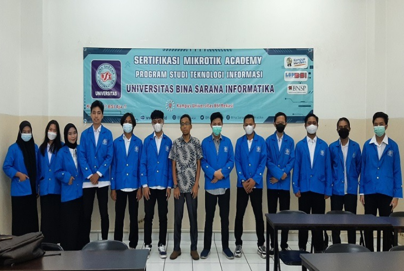 Universitas BSI (Bina Sarana Informatika) kampus Bekasi membekali mahasiswa dengan sertifkasi berskala internasional. Sertifikasi yang diberikan ialah MikroTik Certified Network Associate (MTCNA).