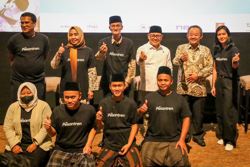  Wakil Ketua DPR RI bidang Korkesra Abdul Muhaimin Iskandar mengaku terkesan dan terharu setelah menyaksikan gala premiere film Pesantren karya Sutradara Shalahuddin Siregar.