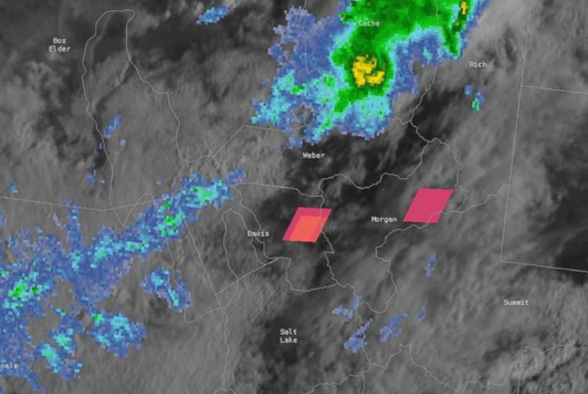  Lightning Mapper dari National Weather Service Salt Lake City Utah memperlihatkan dua piksel kemerahan terdeteksi di satelit dan radar antara daerah Davis dan Morgan yang tidak terkait dengan aktivitas badai. Kemungkinan besar itu merupakan jejak meteor atau petir.