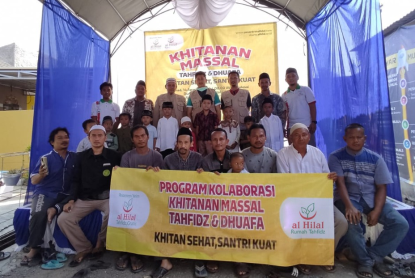 Pesantren Al Hilal bersama LAZISWAF Pesantren Al Hilal membuat sebuah gebrakan yakni program Khitanan Massal di Rumah Tahfidz Al Hilal 4 Cirebon.