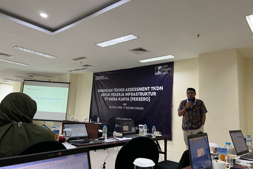 PT Indra Karya (Persero) menggelar Bimbingan Teknis (Bimtek) Assessment TKDN pada Selasa (13/09) melalui Operation and Business Development Division.