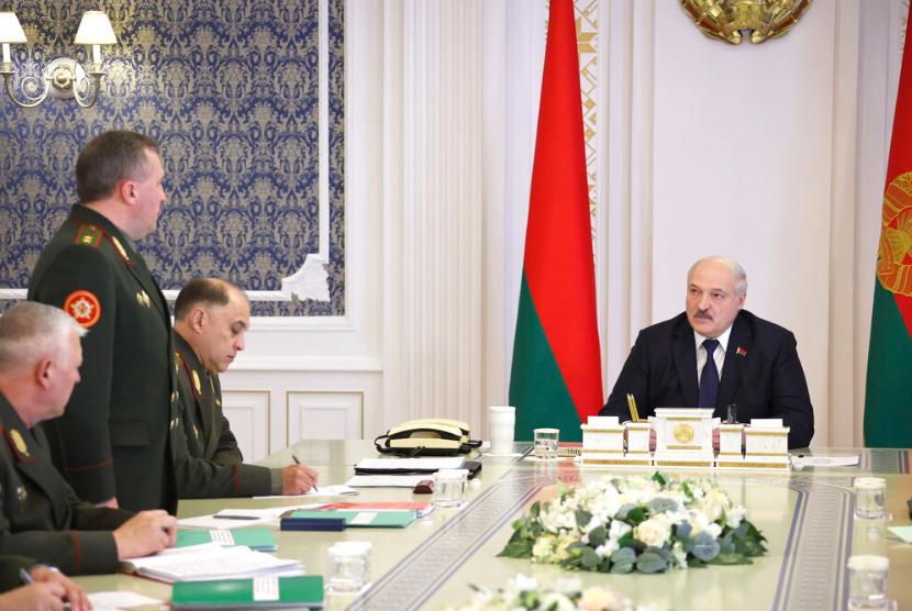 Presiden Belarus Alexander Lukashenko mendiskusikan jaminan keamanan bagi negaranya jika terjadi tindakan agresi
