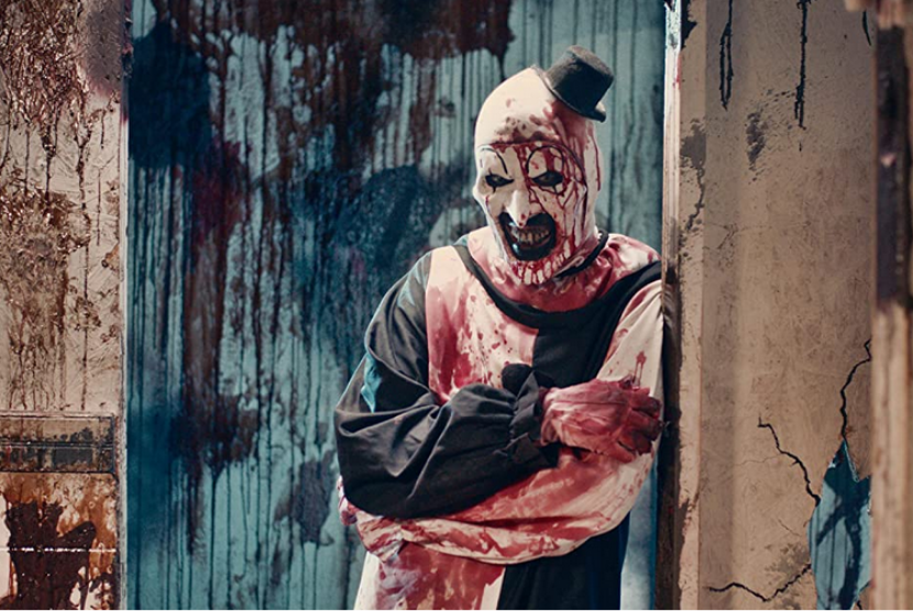 Aktor David Howard Thornton dalam film Terrifier 2. Pemutaran film slasher ini membuat sebagian penonton tak kuat mental menyaksikannya.