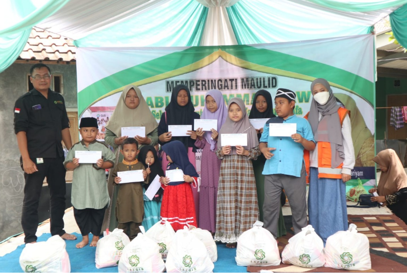 Selama bulan Rabiul Awal, tepatnya pada tanggal 6, 8, 13, 15 dan 27 Oktober 2022 Lazgis menyantuni ribuan yatim duafa di Tambun (Bekasi), Jatibening (Bekasi), Karawang, Depok, Purwakarta, Serang (Banten), dan Klapanunggal (Bogor).