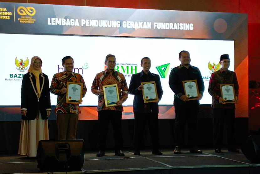 Laznas BMH pada tahun ini menyabet 4 kategori award dalam 