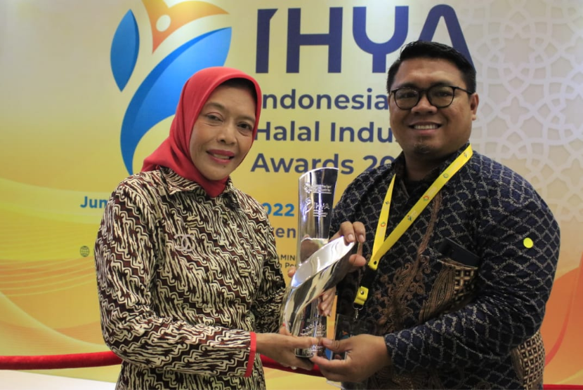  Badan Amil Zakat Nasional (Baznas) meraih penghargaan Best Financial Support sub kategori Islamic Financial Institution dalam ajang Indonesia Halal Industry Awards (IHYA) 2022 yang diselenggarakan oleh Kementerian Perindustrian (Kemenperin) RI.