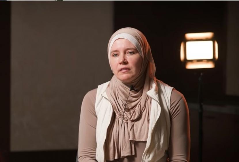 Mualaf Ameena Blake mengenal Islam dari pergaualan dunia malam 