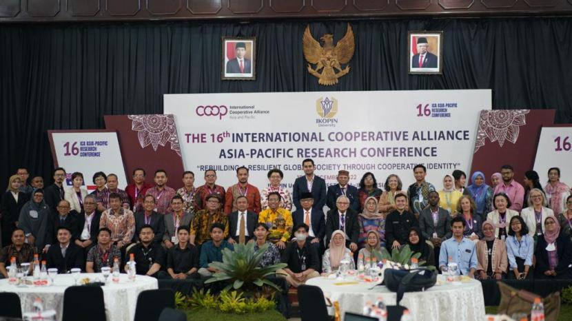 Universitas Koperasi Indonesia (IKOPIN University) menyelenggarakan Konferensi Riset Asia-Pasifik ICA ke-16 pada tanggal 15-17 Desember 2022 bertempat di kampus IKOPIN University. Tema Konferensi adalah Rebuilding A Resilient Global Society Through Cooperative Identity. 
