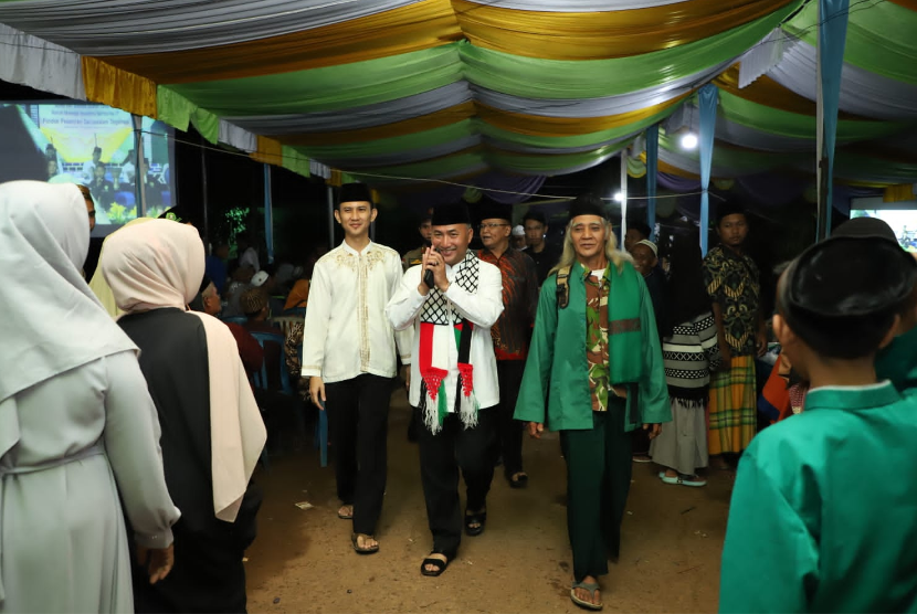 Lantunan musik Hadroh dan shalawat Nabi bergema di Pondok Pesantren Darussalam Tegal Rejo Desa Tanjung Kerang Kecamatan Babat Supat, Kamis (19/1/2023) malam.