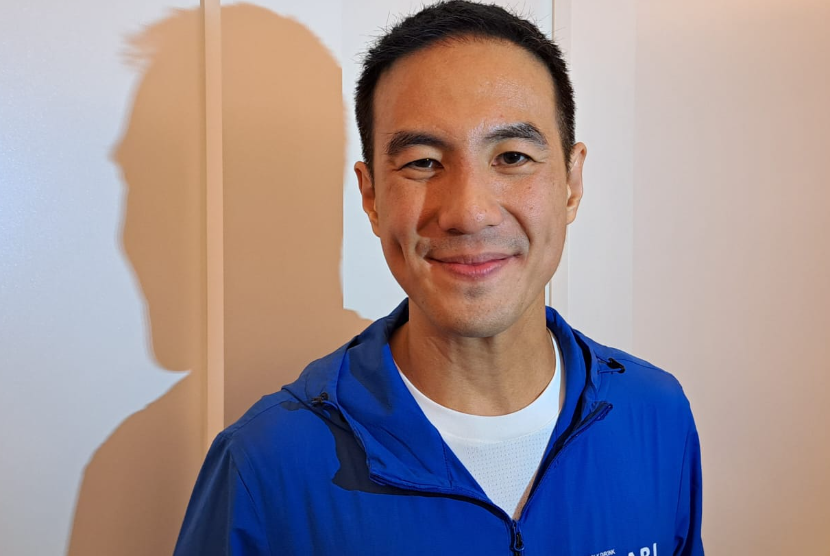 Aktor dan presenter Daniel Mananta saat ditemui usai konferensi pers Pocari Sweat Run Indonesia 2023 di The Langham, Jakarta, Ahad (5/2/2023). Daniel akan ikut Tokyo Marathon pada Maret 2023.