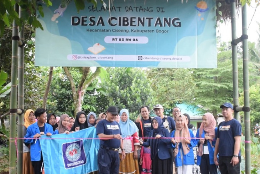 Peserta BSI Explore, mahasiswa Kampus Digital Kreatif Universitas BSI (Bina Sarana Informatika) kampus Bogor telah tiga pekan mengeksplor Desa Cibentang, Bogor. 