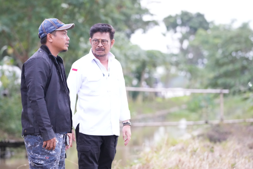 Menteri Pertanian Syahrul Yasin Limpo (Mentan SYL) kembali memantau salah satu daerah yang terparah terdampak banjir di Desa Ciptamargi Kecamatan Cilebar Kabupaten Karawang Jawa Barat.