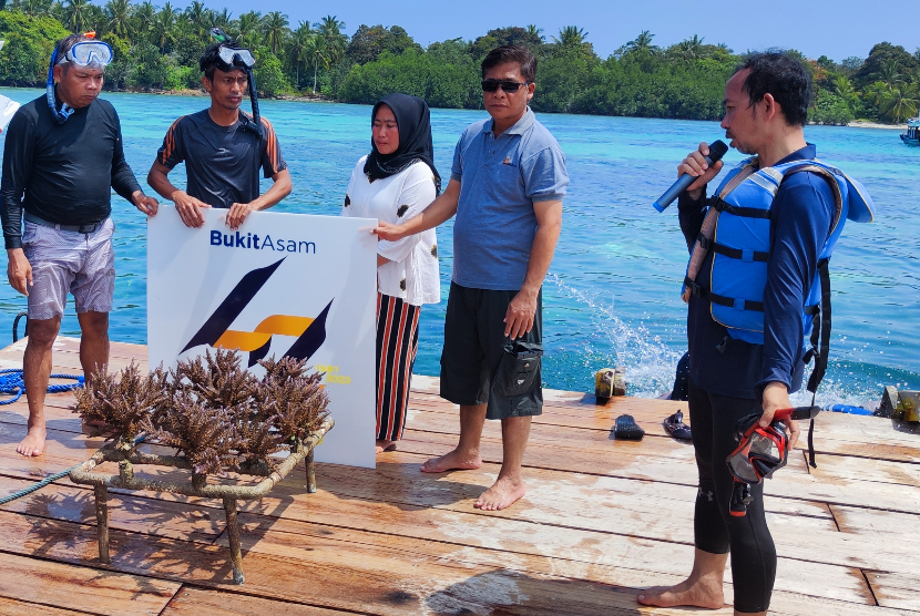  PT Bukit Asam Tbk (PTBA) turut berkontribusi dalam konservasi terumbu karang di destinasi wisata di Pulau Pahawang. Penanaman terumbu karang telah dilakukan PTBA sejak 2016.