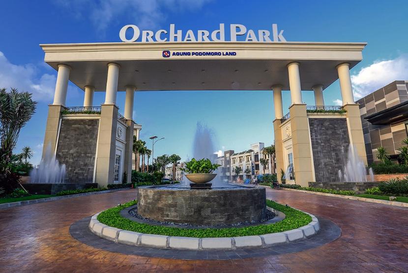 Orchard Park Agung Podomoro. PT Agung Podomoro Land Tbk (kode saham: APLN) mencatatkan penjualan dan pendapatan usaha yang meningkat 103,29 persen year on year (yoy) menjadi Rp 8,66 triliun sepanjang tahun 2022. 